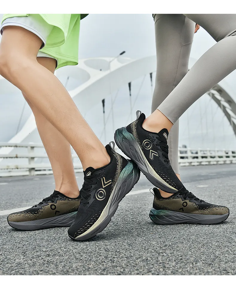 Black Chunky Mesh Dad Sneakers With Reflective Accents For All_voghion.com