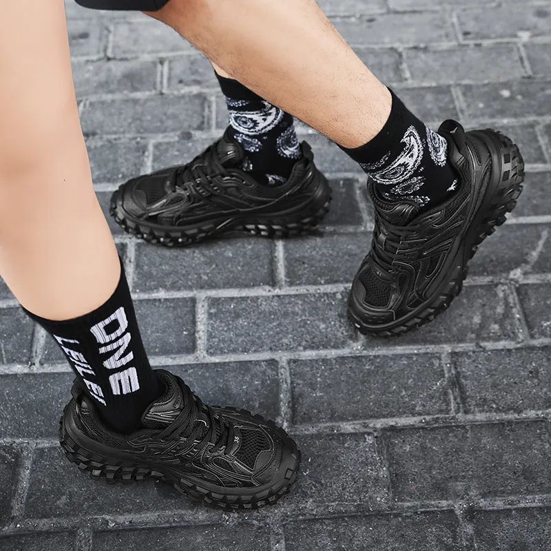 Baskets chunky minimalistes en mesh style randonnée noires_voghion.com