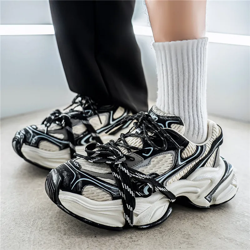 Men's Streetwear Black Chunky Mesh Dad Sneakers With Reflective Details And Layered Sole Daily Outfit_voghion.com