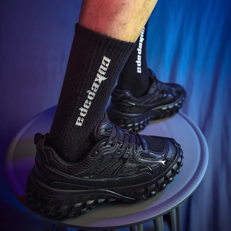 Baskets chunky minimalistes en mesh style randonnée noires_voghion.com