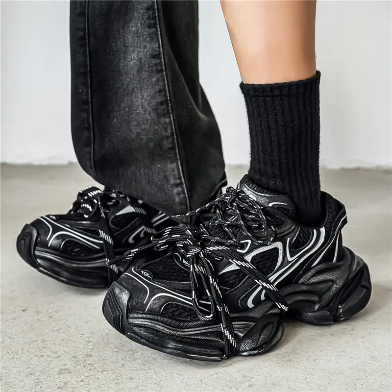 Men's Streetwear Black Chunky Mesh Dad Sneakers With Reflective Details And Layered Sole Daily Outfit_voghion.com