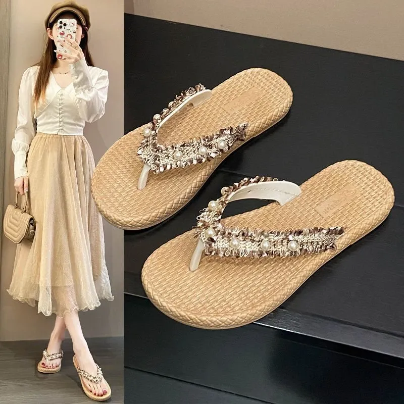 Hot Air Beach Slippers 2026 New Summer Flip Flops Fashionable Thick Soled Holiday Non Slip Clip On Shoes_voghion.com