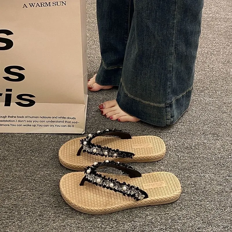 Hot Air Beach Slippers 2026 New Summer Flip Flops Fashionable Thick Soled Holiday Non Slip Clip On Shoes_voghion.com