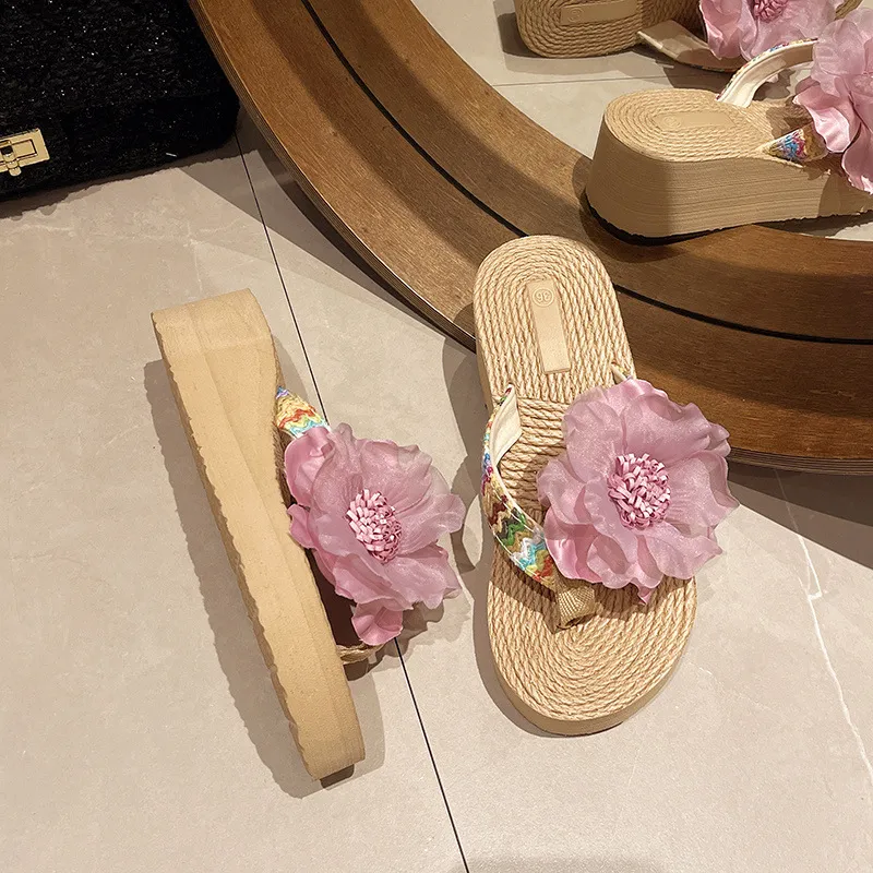Free Shipp 2026 Flower Summer Slippers Fashionable Thick Soled Flip Flops Beach Shoes Anti Slip Vacation Ethnic_voghion.com