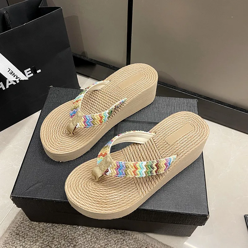 Free Shipp 2026 Flower Summer Slippers Fashionable Thick Soled Flip Flops Beach Shoes Anti Slip Vacation Ethnic_voghion.com
