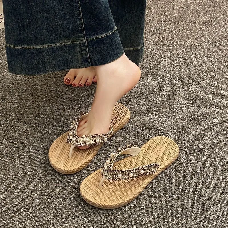 Hot Air Beach Slippers 2026 New Summer Flip Flops Fashionable Thick Soled Holiday Non Slip Clip On Shoes_voghion.com