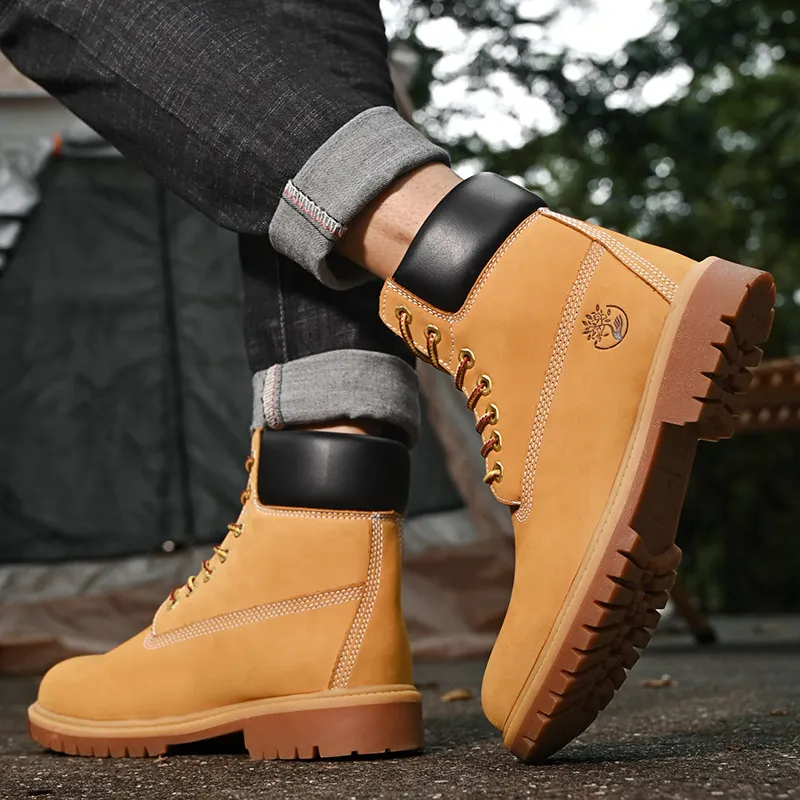 Stivaletti robusti in nubuck per uomo e donna con cuciture_voghion.com