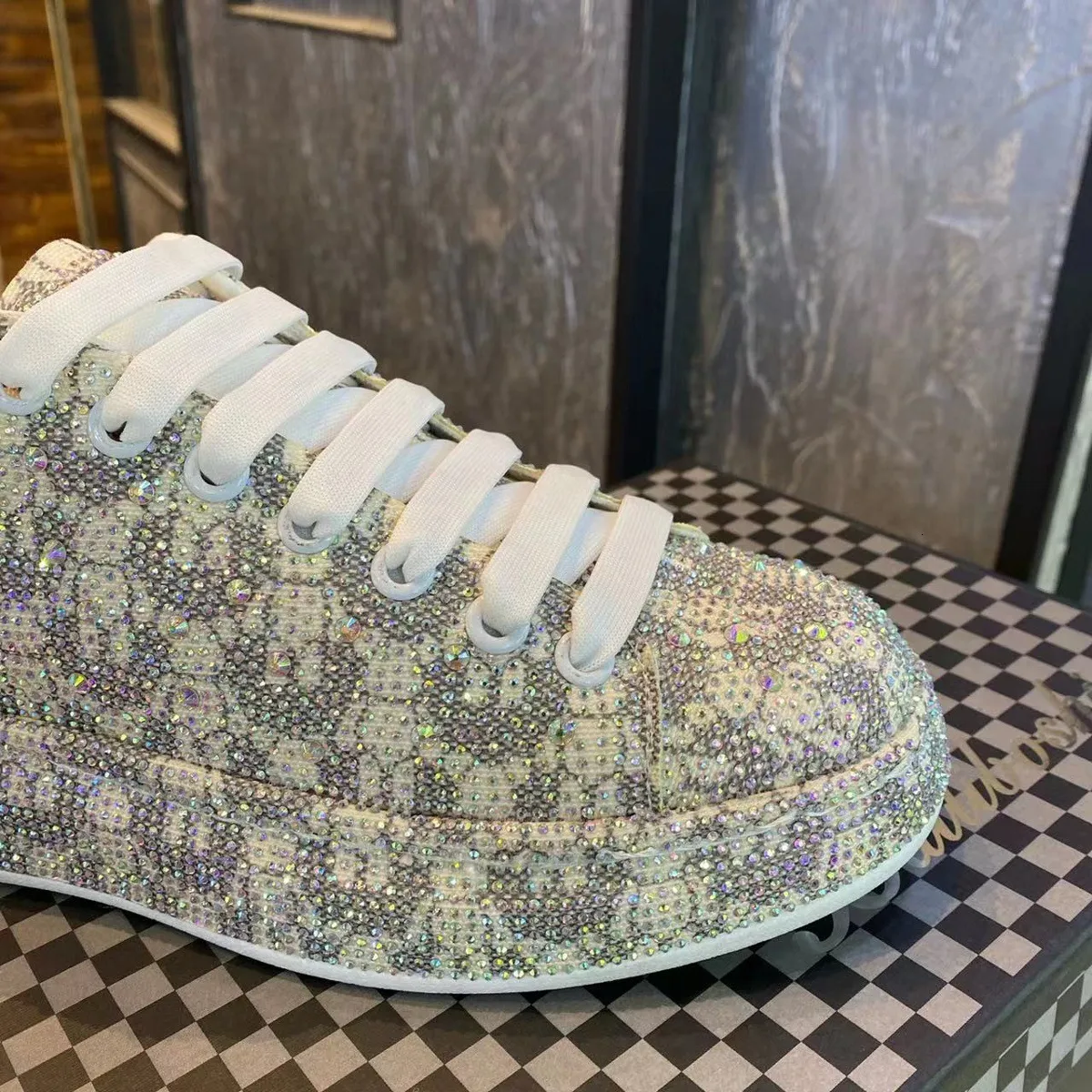 Men's Sparkling Rhinestone Platform Trainers With White Laces_voghion.com