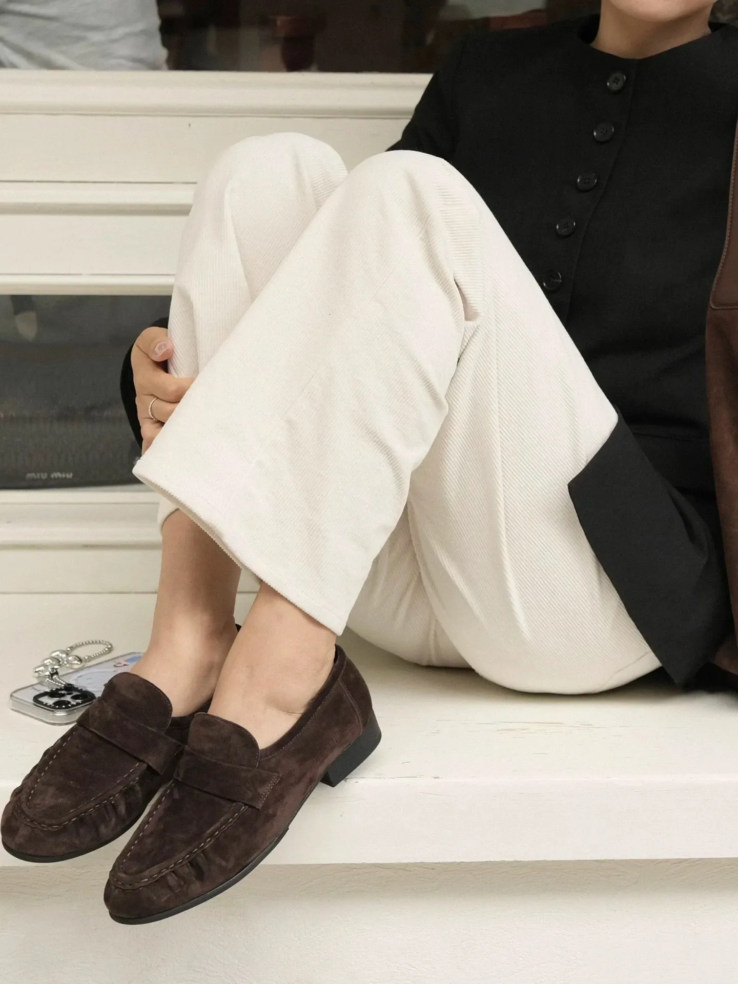 Fashionable Women Black Croc Embossed Leather Penny Loafers_vogvips.com