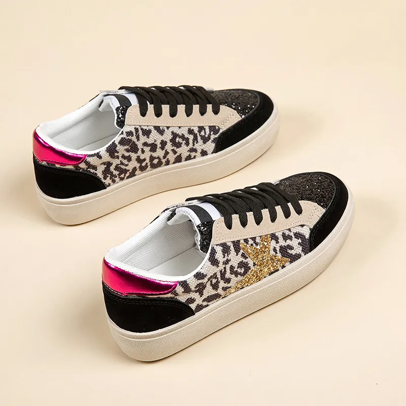 Womens Casual Running Sneaker Designer Shoes White Leather Sneakers With Silver Glitter Star And Toe Cap Daily Outfit_voghion.com
