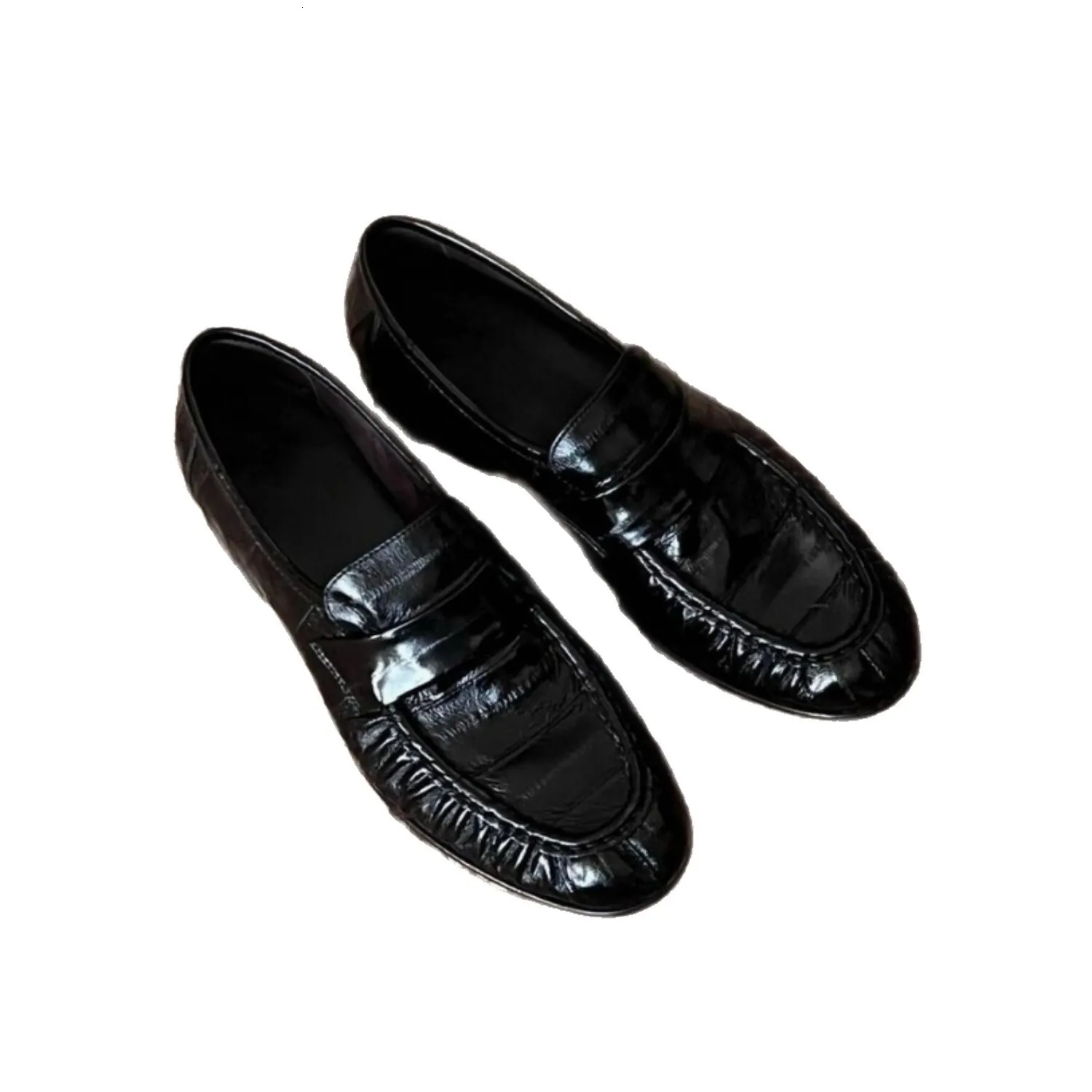 Fashionable Women Black Croc Embossed Leather Penny Loafers_vogvips.com