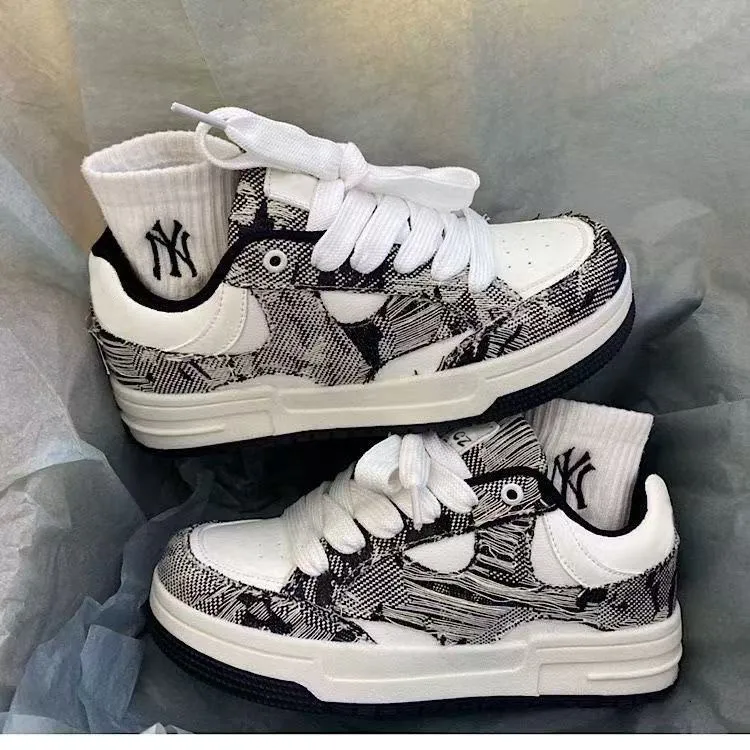 Sneakers in tela uomo e donna nere e bianche basse_voghion.com