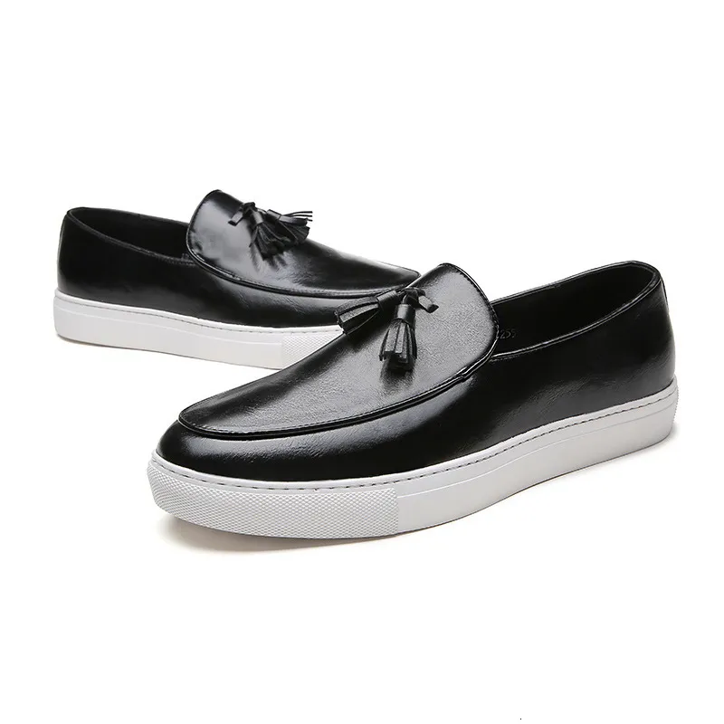 Schwarze Herren-Sneaker aus Leder mit Quasten, Slipper zum Hineinschlüpfen, elegante Schuhe mit weißer Sohle, Hybrid-Business-Casual-Sneaker_voghion.com