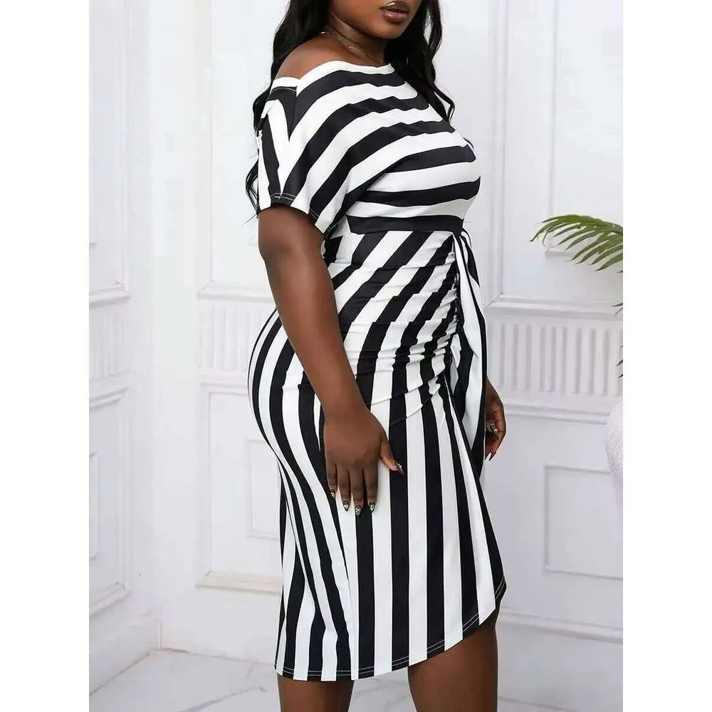 black and white striped dress off the shoulder Women's Black/White/Striped Off-the-shoulder Great for any cup size carolina-herrera-black-white-striped-off-shoulder-midi-dress -classic-style-nyc-saint-laurent-black-hat-straw-ulla-johnson-bag10 - MEMORANDUM |
