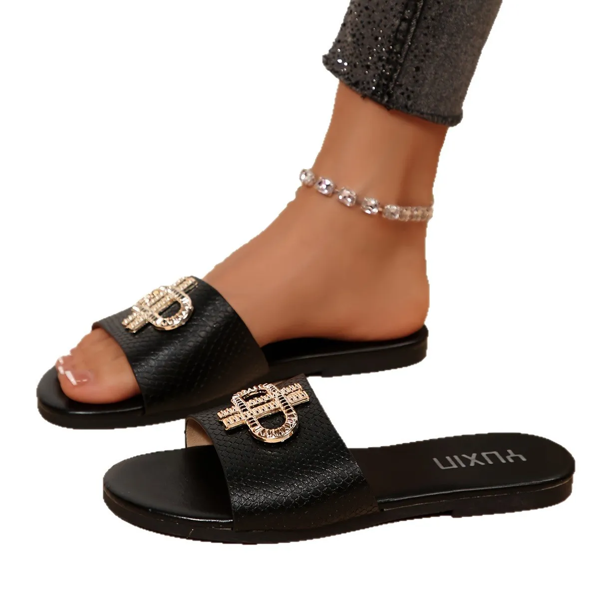 2026 New Fashionable Slippers With Classic Temperament And Versatile Solid Color Metal Decoration Round Headed Flat_voghion.com