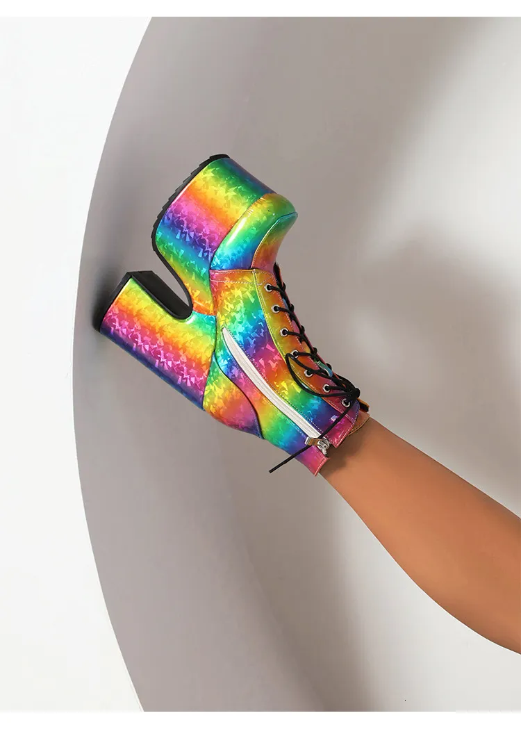 Botas de plataforma holográficas arco-íris com salto bloco_voghion.com