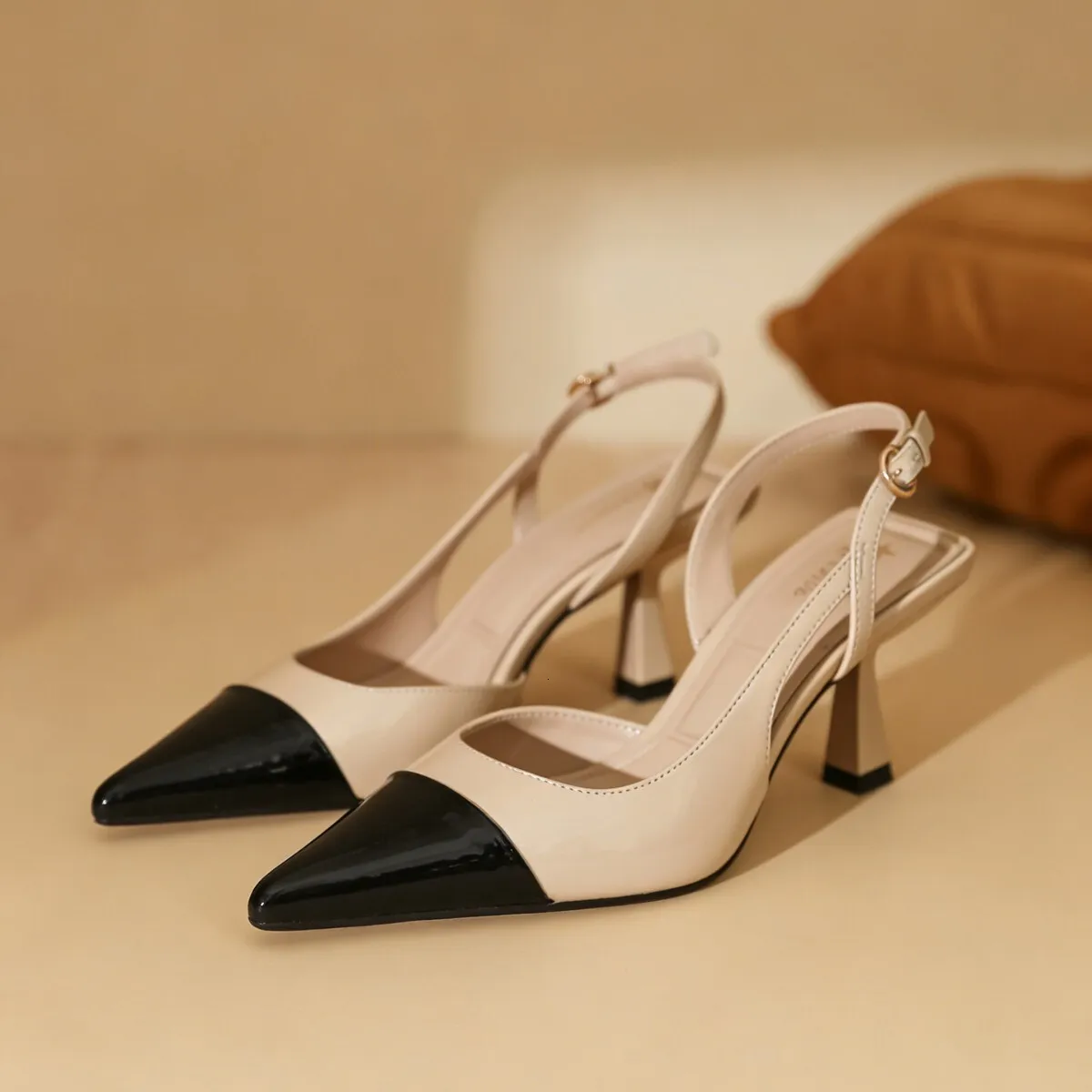 Womens Fashion Slingback Heeled Pumps Classic Pointed Toe Design Soft Padded Insole For Daily Commute And Smart Casual_voghion.com
