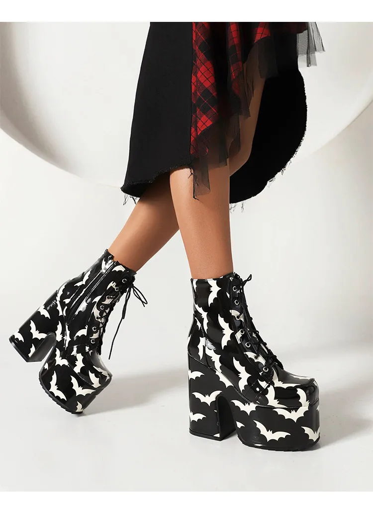 Botas de plataforma holográficas arco-íris com salto bloco_voghion.com