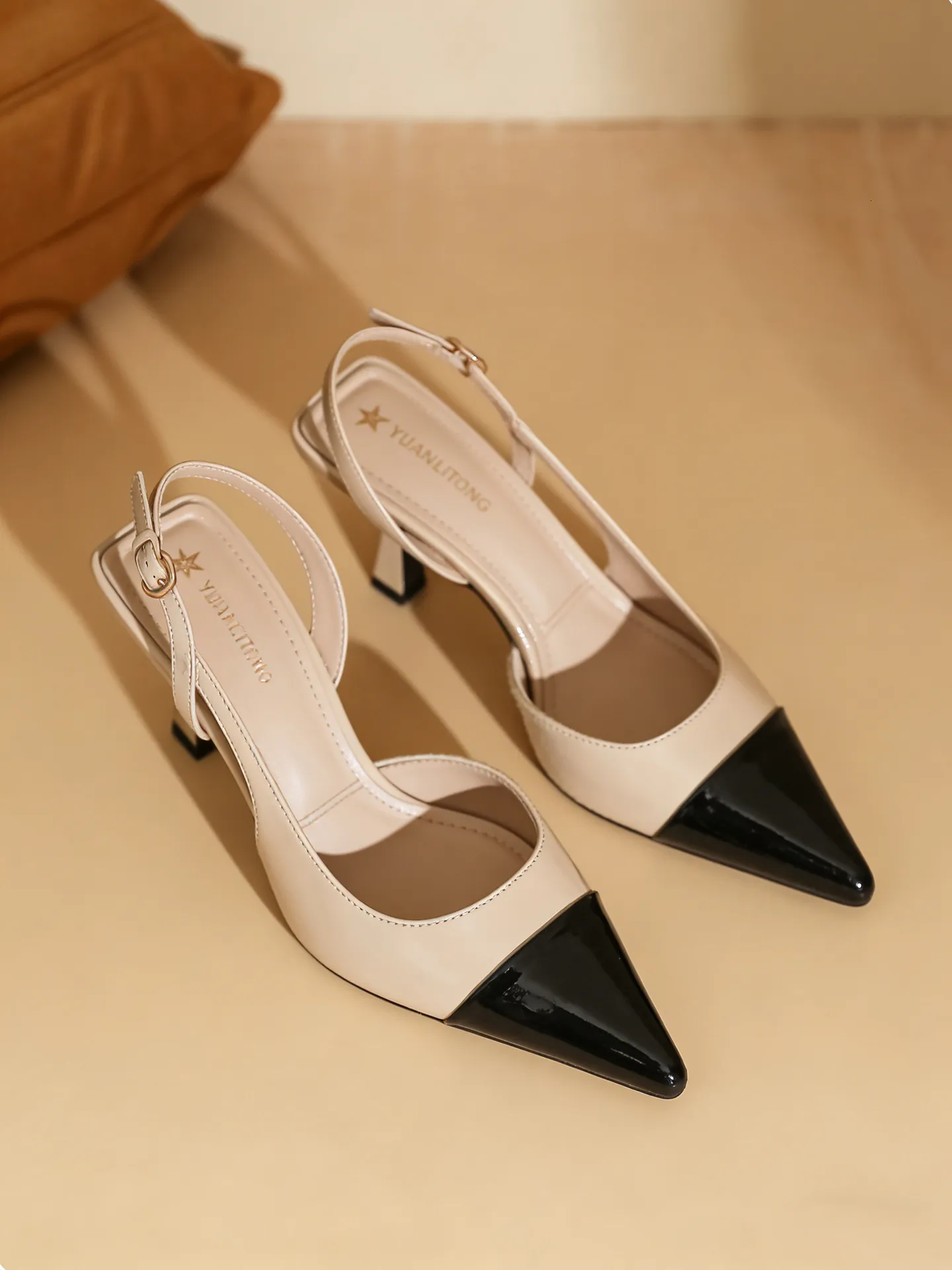 Décolleté slingback classiche con tacco e punta sfilata donna_voghion.com