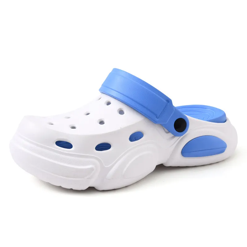 Zoccoli unisex con plateau, design classico traforato e soletta imbottita morbida, ideali per l'uso quotidiano e le uscite casual._voghion.com