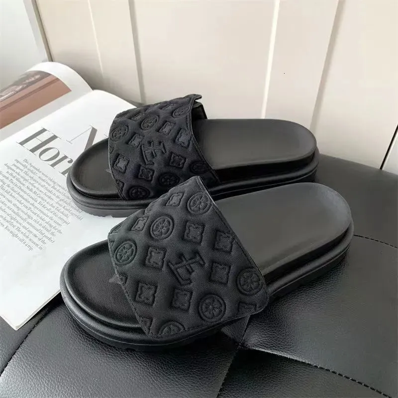 Nieuwe designer slippers voor de zomer, antislip, zachte zool, casual sandalen voor dames, geschikt voor buiten._voghion.com