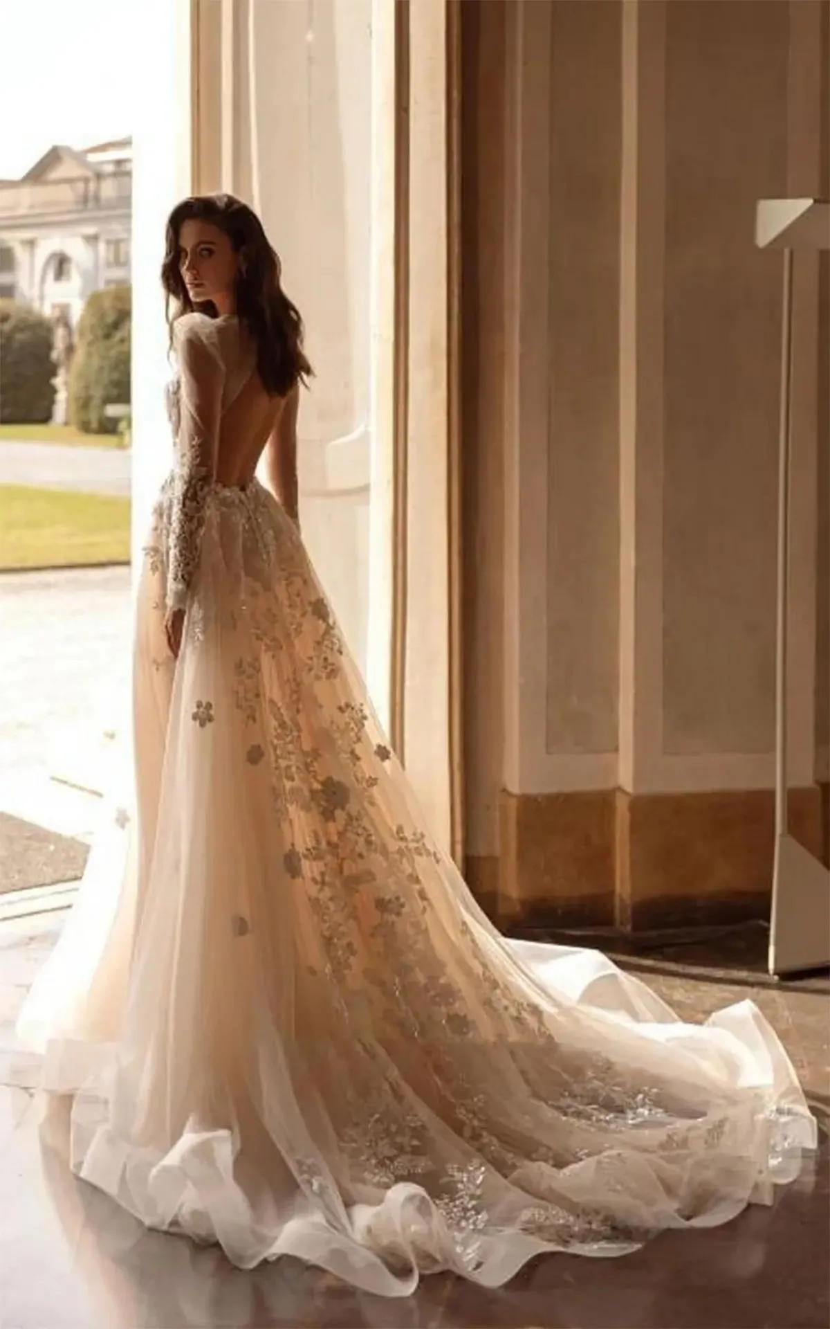 baby blue fall dress Amaya Flowerfall Gown up to 44.8 in Style:Bodycon COLOR:Red Unfortunately this viral backless