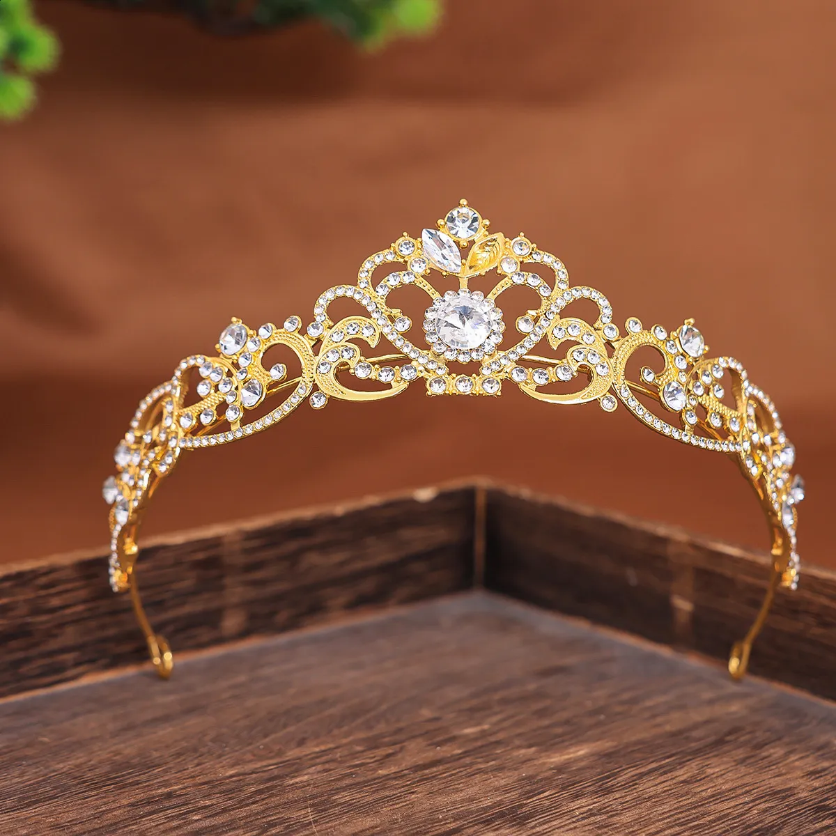Crystal Gold Plated Tiara In Gold/Silver For Girls From Jiao06