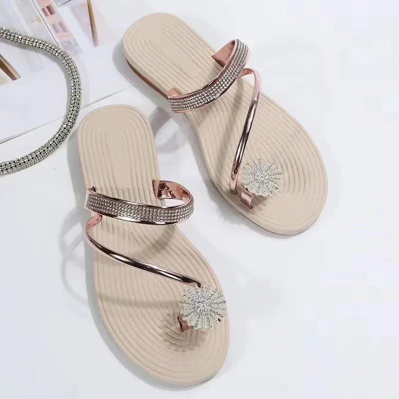 Platta sommarsandaler för dam med strass strandskor_voghion.com