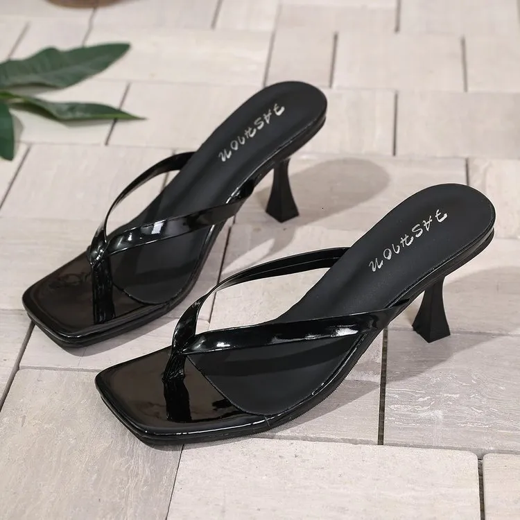 Womens Patent Leather Thong Heeled Mules Square Toe Kitten Heel Slide Sandals_voghion.com