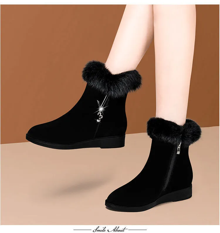 Bottes d'hiver plates en daim résistant à la neige, doublées de fourrure et ornées de strass, disponibles en plusieurs couleurs. Elles sont idéales pour affronter le froid. Disponibles en plusieurs couleurs, elles sont chaudes et plates, avec une doublure en fourrure et des strass. Ces bottes sont parfaites pour l'hiver. Elles sont également antidérapantes et faciles à enfiler. Elles sont disponibles en plusieurs couleurs et peuvent être utilisées pour des bottes d'hiver confortables et chaudes, avec une doublure chaude et des strass. Elles sont également disponibles en plusieurs couleurs. Idéales pour les_voghion.com
