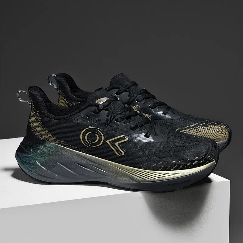 Women And Mens Black Chunky Mesh Dad Sneakers With Reflective Accents Daily Outfit_voghion.com