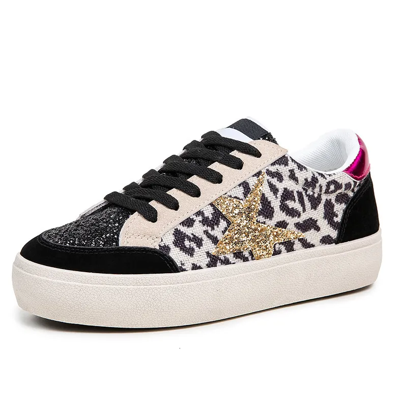 Womens Casual Running Sneaker Designer Shoes White Leather Sneakers With Silver Glitter Star And Toe Cap Daily Outfit_voghion.com
