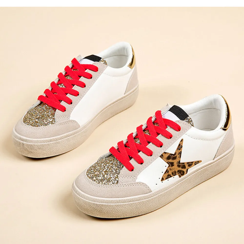 Womens Casual Running Sneaker Designer Shoes White Leather Sneakers With Silver Glitter Star And Toe Cap Daily Outfit_voghion.com