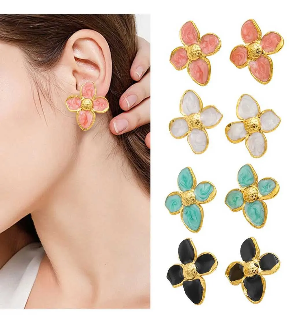 Hypoallergenic Floral Stud Earrings Stainless Steel Boho Jewelry_voghion.com