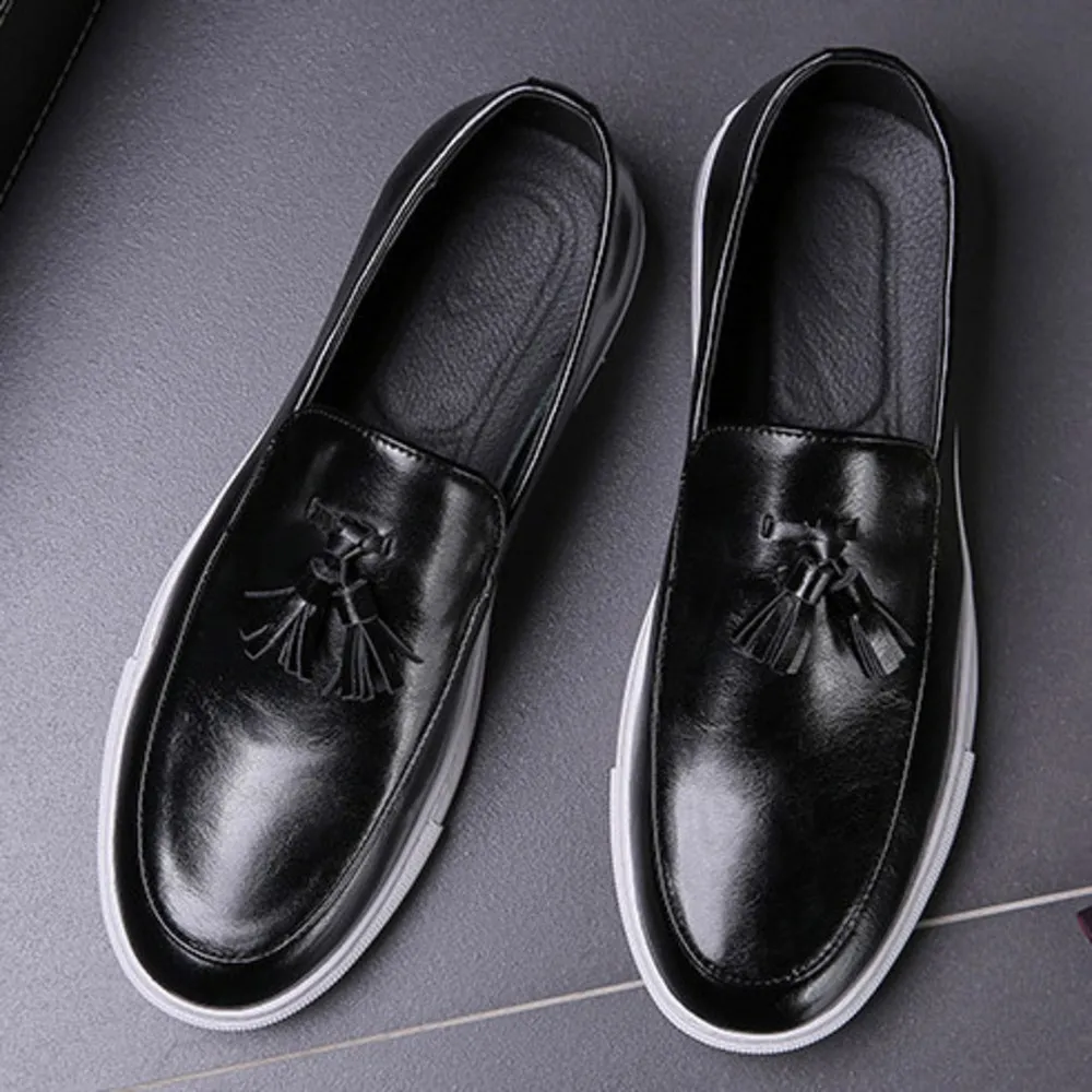 Schwarze Herren-Sneaker aus Leder mit Quasten, Slipper zum Hineinschlüpfen, elegante Schuhe mit weißer Sohle, Hybrid-Business-Casual-Sneaker_voghion.com