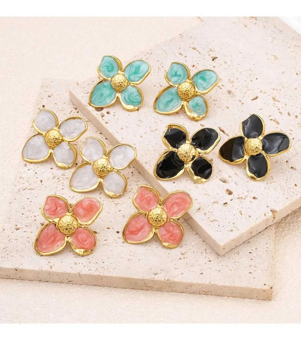 Hypoallergenic Floral Stud Earrings Stainless Steel Boho Jewelry_voghion.com