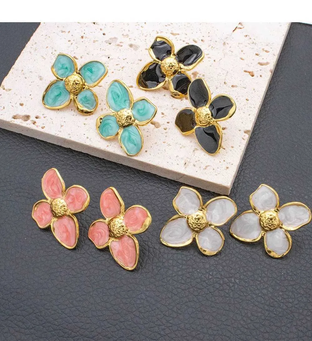 Hypoallergenic Floral Stud Earrings Stainless Steel Boho Jewelry_voghion.com