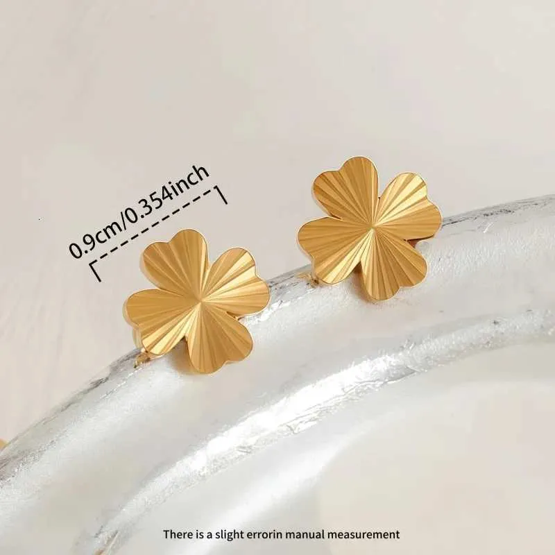 Luxurious Laser Cut Four Leaf Clover Earrings Hypoallergenic 304 Stainless Steel 18K Gold Plated Lucky Forked Grass_voghion.com