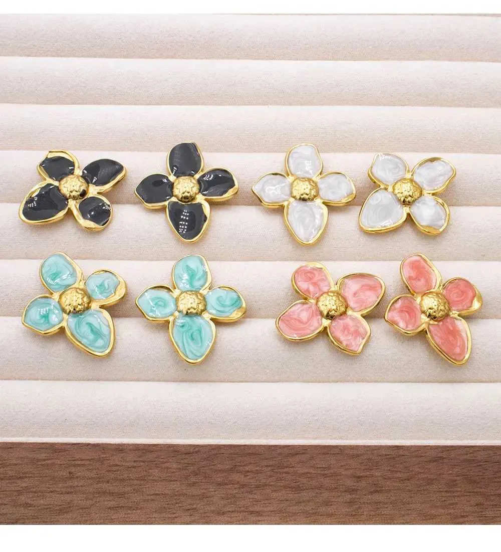Hypoallergenic Floral Stud Earrings Stainless Steel Boho Jewelry_voghion.com
