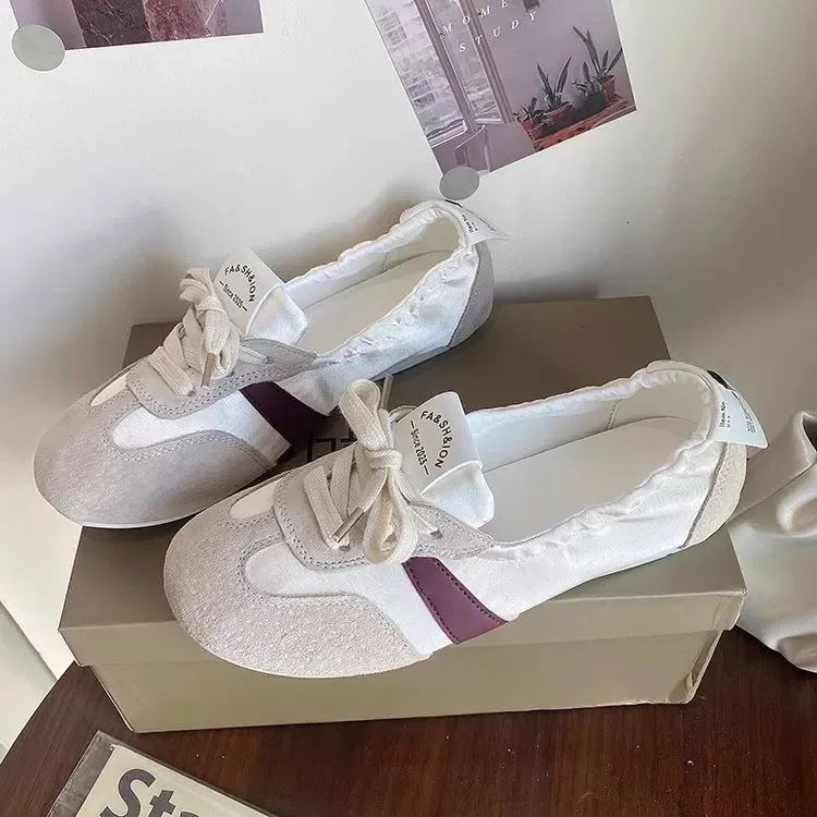 Flerfärgade retro ballerinaskor i mocka och satin för dam_voghion.com