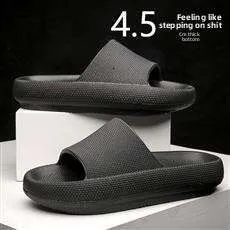 Eleganti scarpe casual di ispirazione moderna, caratterizzate da un mix di tessuti: lacci elastici di supporto e soletta morbida e imbottita._voghion.com