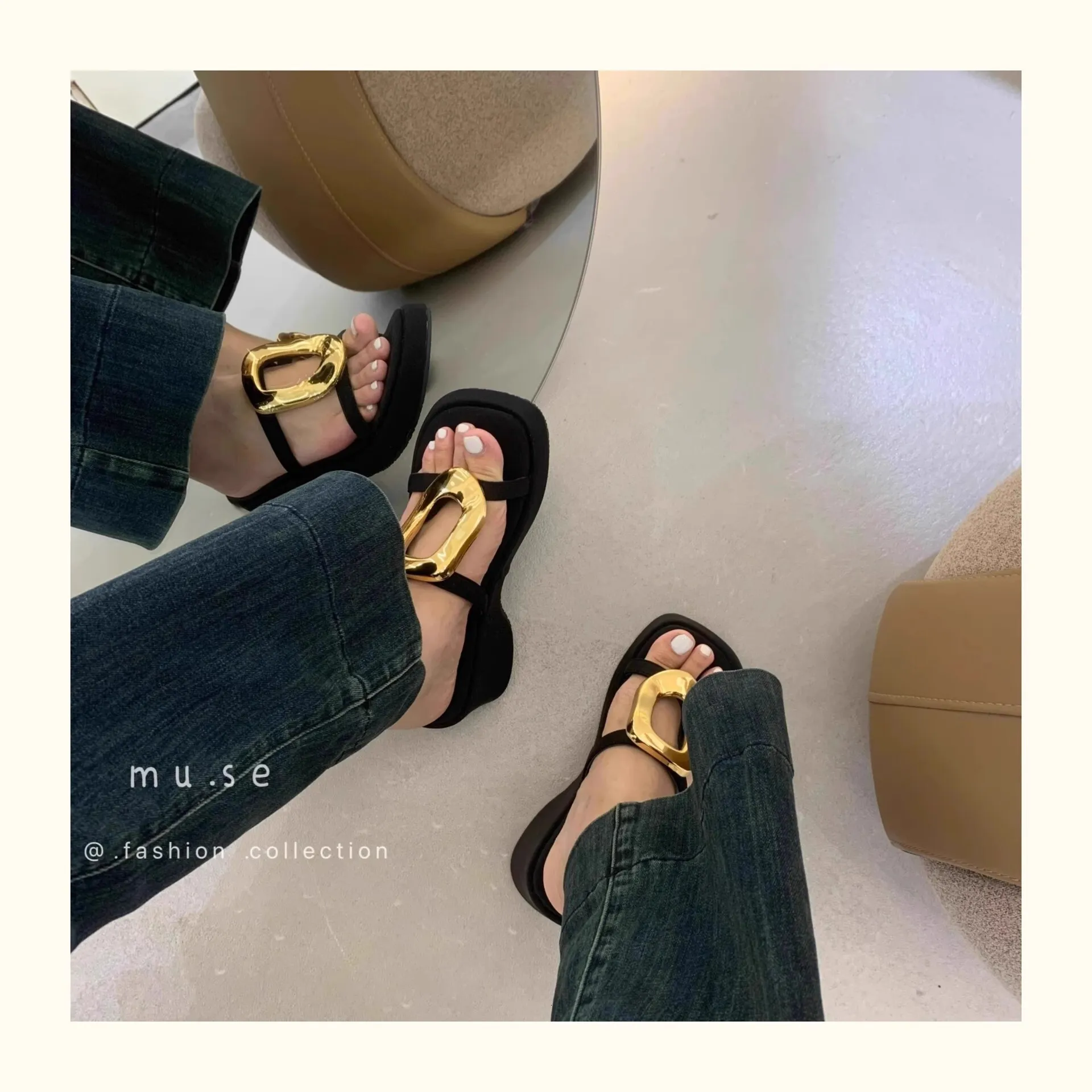 Womens Black Platform Heeled Sandals With Gold Buckle For Summer_voghion.com