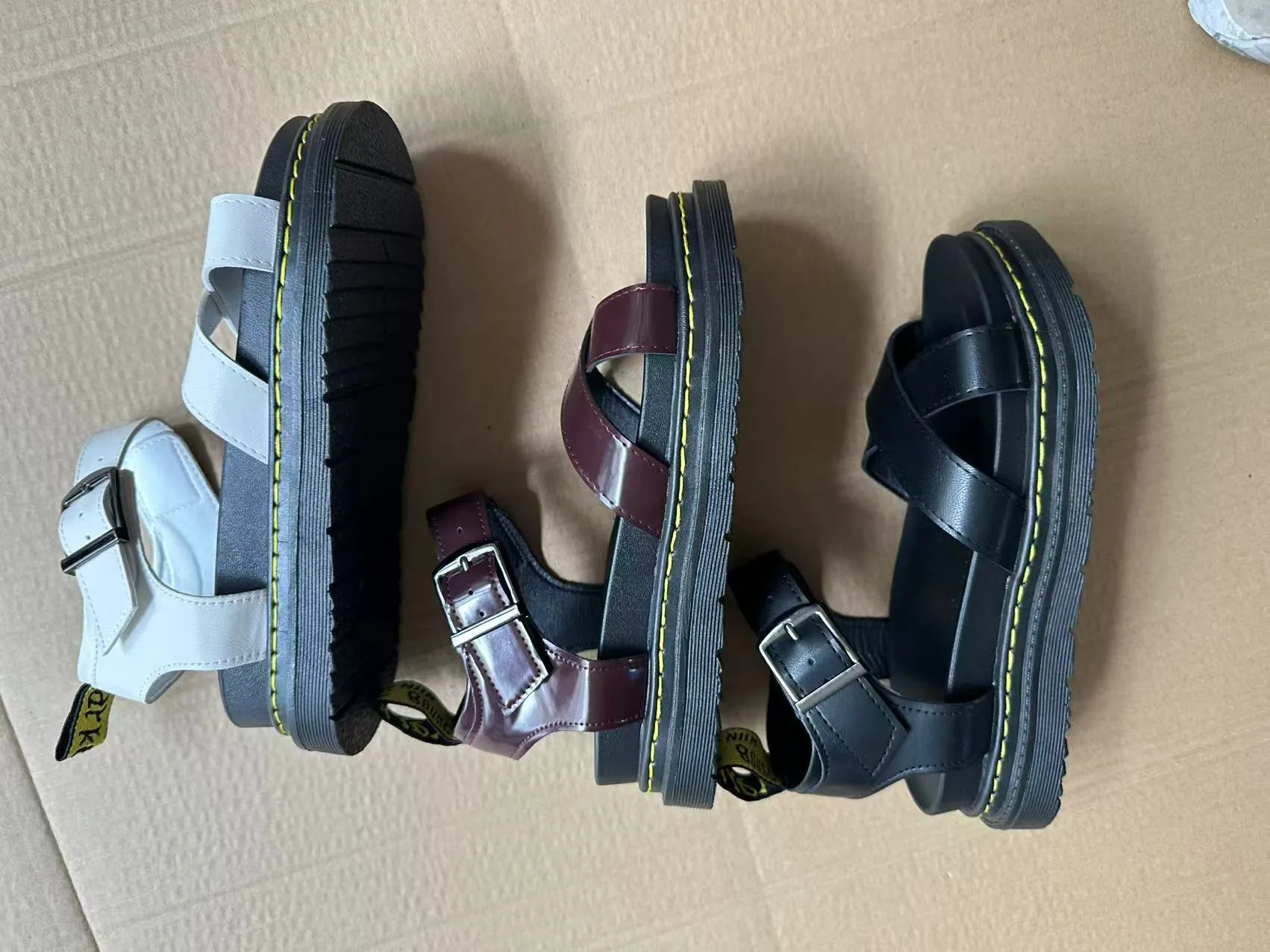 Women’s Thick Soled Flat Sandals Roman Style Beach Buckle Shoes_voghion.com