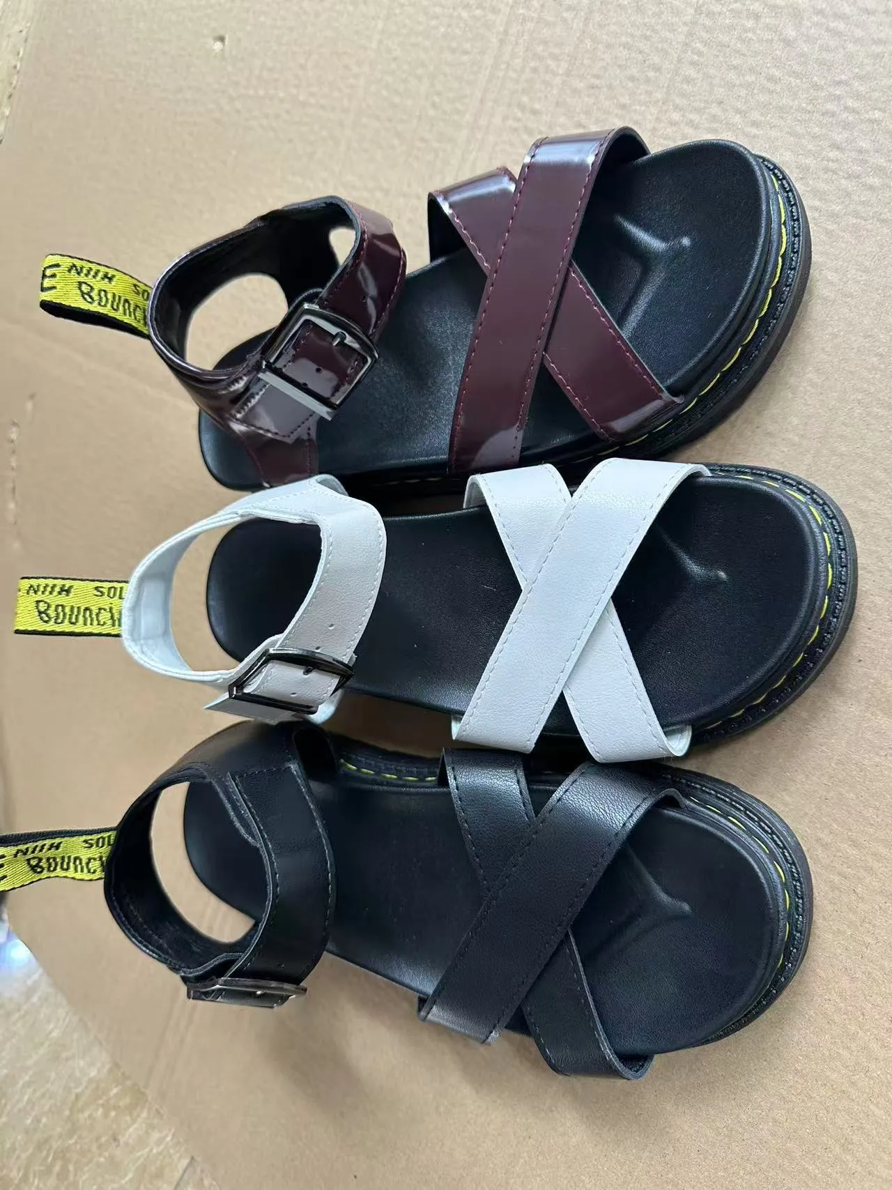 Women’s Thick Soled Flat Sandals Roman Style Beach Buckle Shoes_voghion.com
