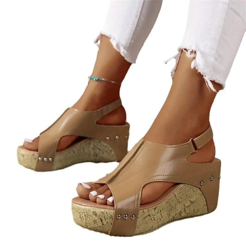 Women's Black Studded Wedge Sandals Open Toe Ankle Strap Cork Platform Heels Casual Summer Beach Wedges_voghion.com
