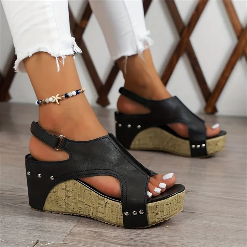 Women's Black Studded Wedge Sandals Open Toe Ankle Strap Cork Platform Heels Casual Summer Beach Wedges_voghion.com
