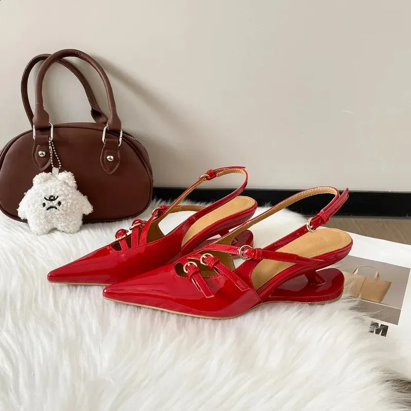 Sleehak sandalen zomer spitse neus ondiepe opening riemgesp enkele band antislip hakken 260530_voghion.com