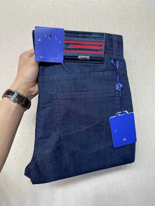 Designer jeans luxury men's jeans Autumn and winter thick denim jeans stylish and slim-fit Combining Vintage Design Elements with Modern Comfort KV54 Men's Jeans