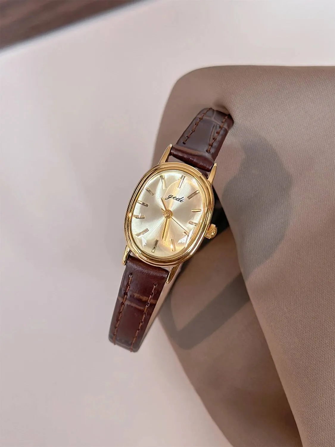 Retro Classic Small Gold Watch For Women Oval Genuine  display picture 1
