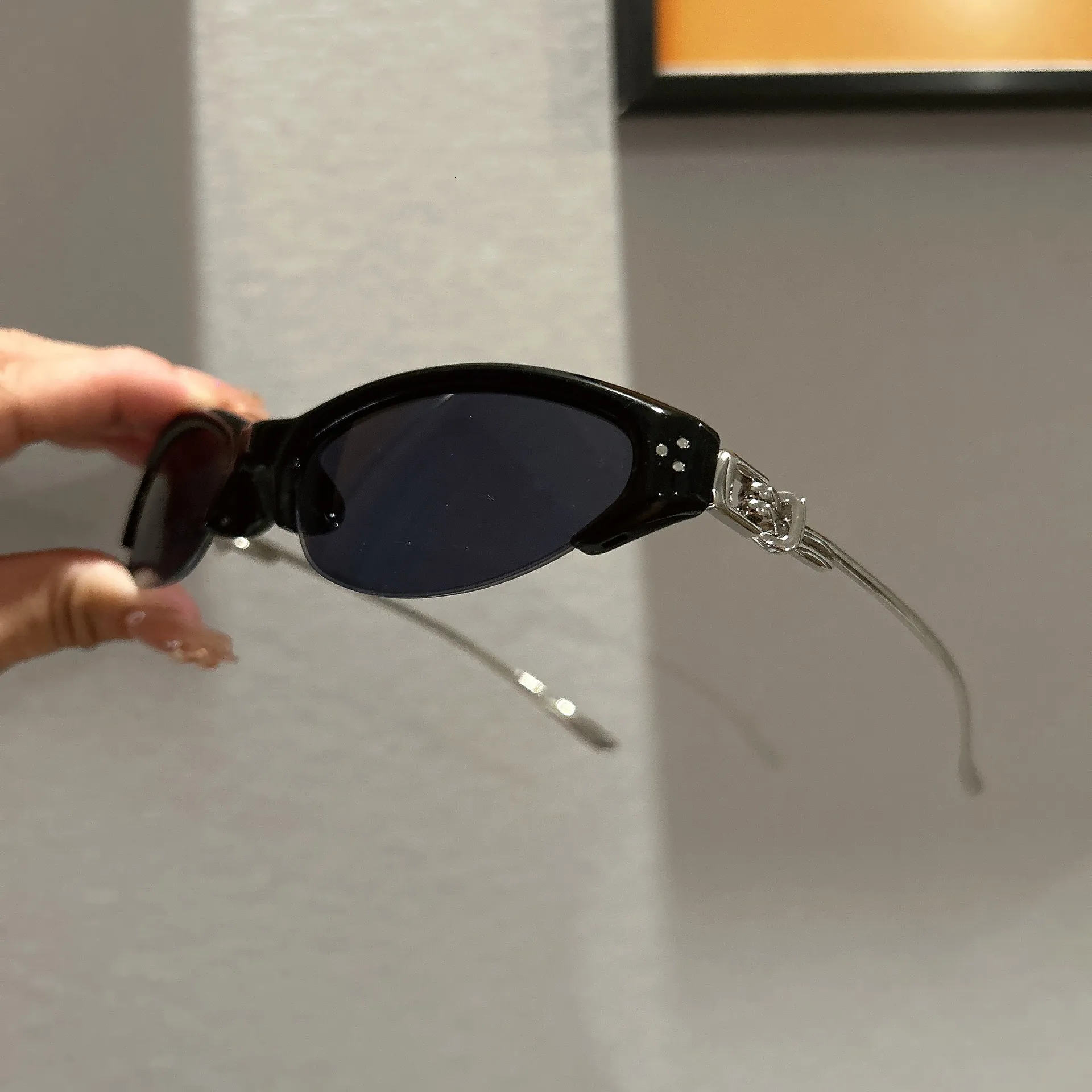 Retro Cat Eye Sunglasses with Metal Temples UV Protection Retro 1990 main image 4